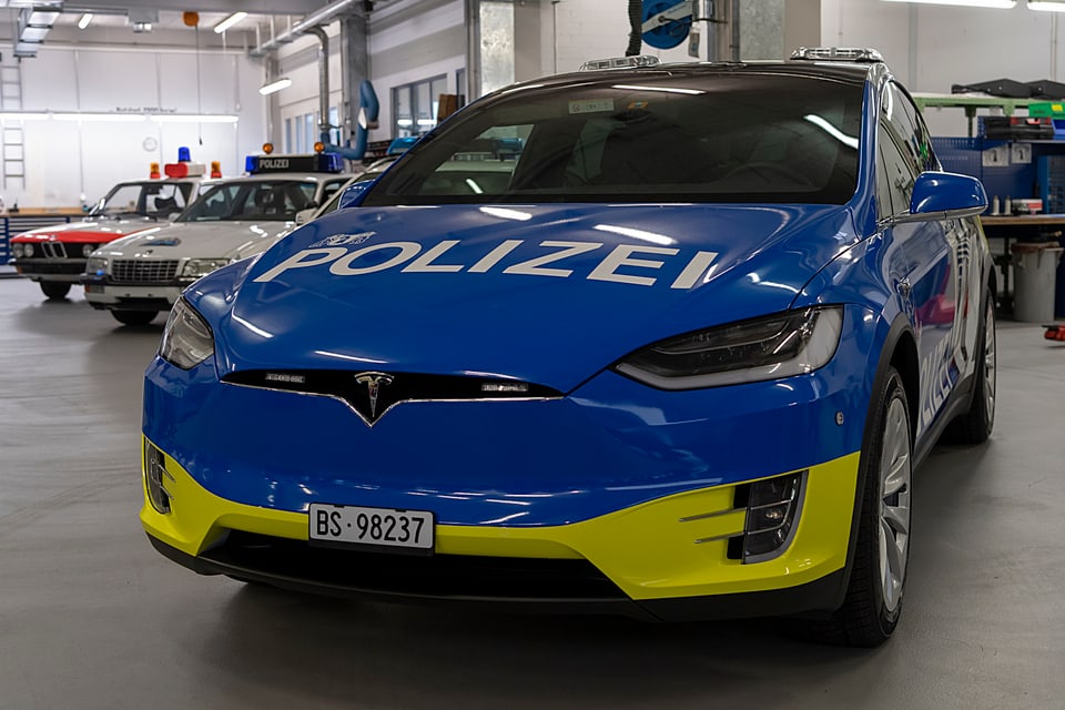 Heftige Kritik an Tesla-Beschaffung der Basler Polizei
