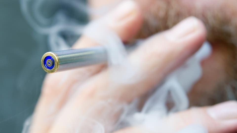 Noch gibt es schweizweit keine Altersbegrenzung für den Kauf von E Zigaretten.