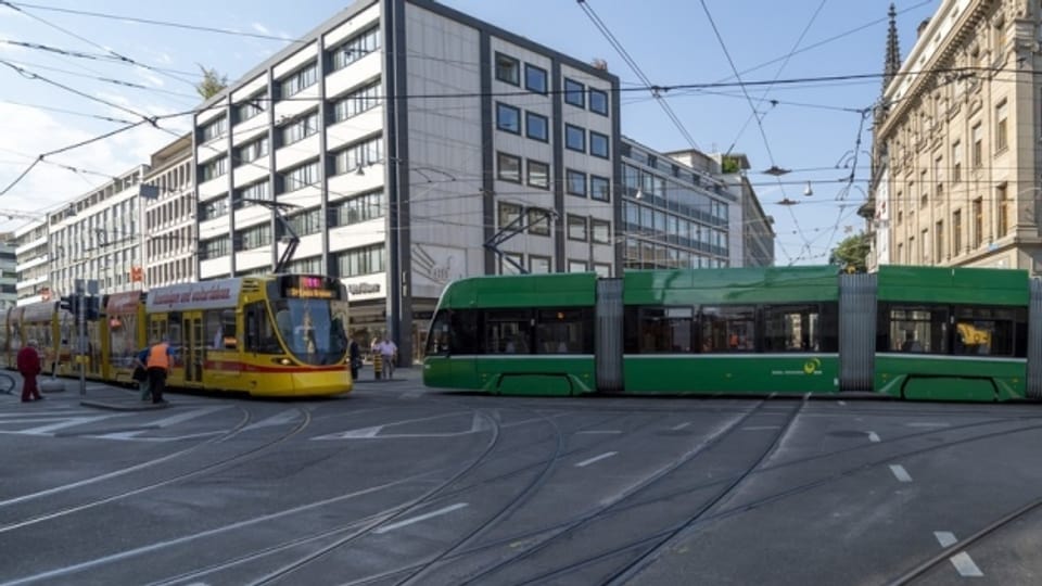 Bei den BLT setzt man für die Kühlung der Trams auch auf Doppelverglasung, bei den BVB ist dies nicht so.