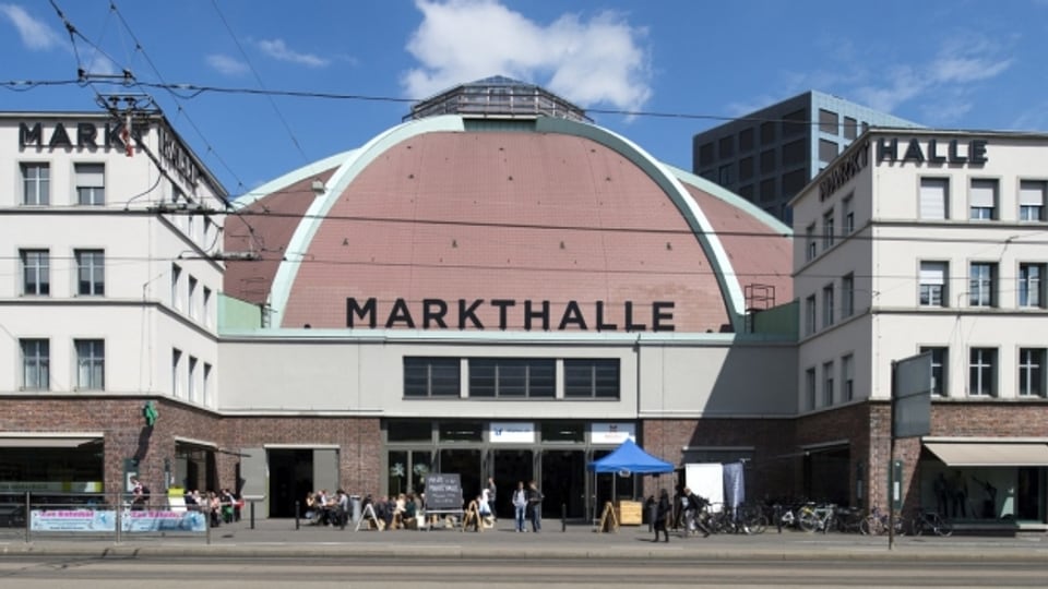 Beliebt über Mittag, aber geruchintensiv: Die Basler Markthalle