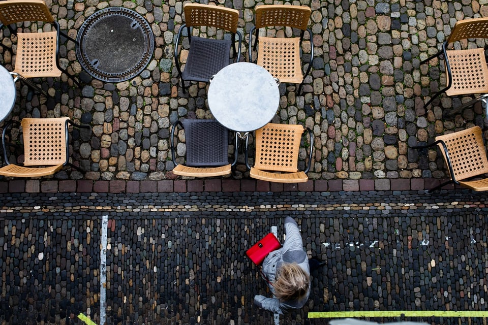 Leeres Café in Freiburg