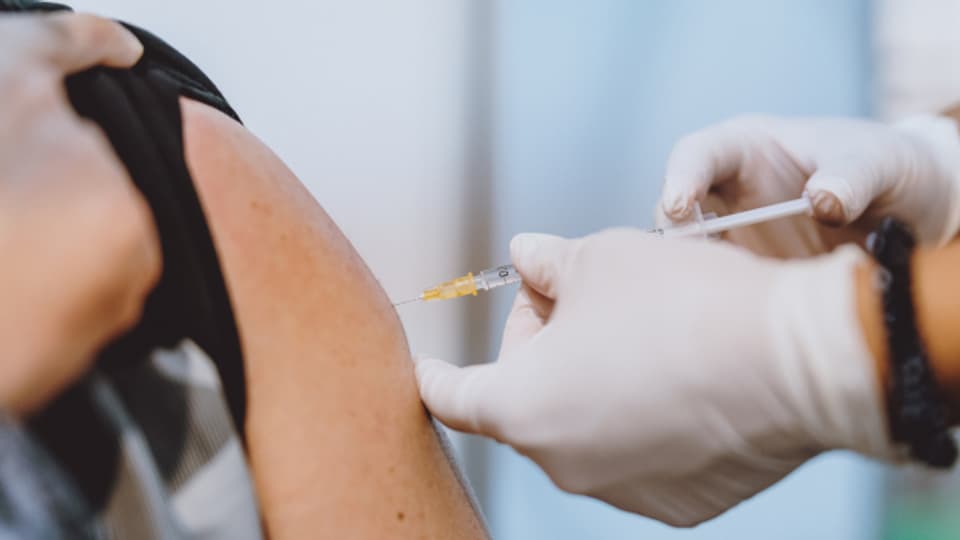 AusländerInnen sollen sich in Basel noch häufiger impfen