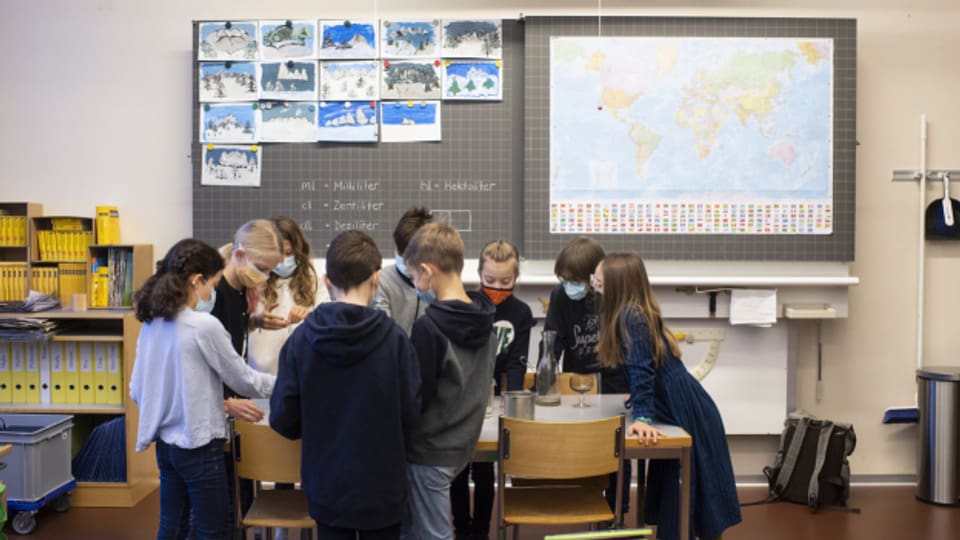 Freiwilliges Maskentragen macht in gewissen Schulen Sinn, heisst es beim Erziehungsdepartement Basel-Stadt
