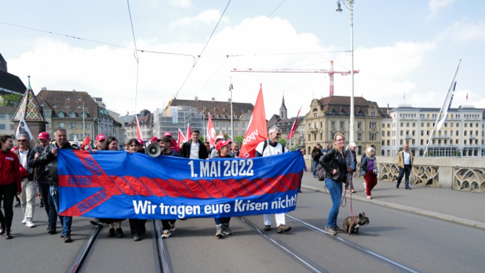 1. Mai Demo in Basel - Der Zug führte vom Gross- ins Kleinbasel.
