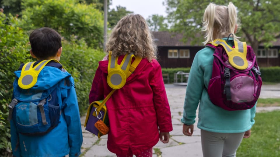 In beiden Basel gibt es einen Trend, die Kindergartenkinder erst später einzuschulen.