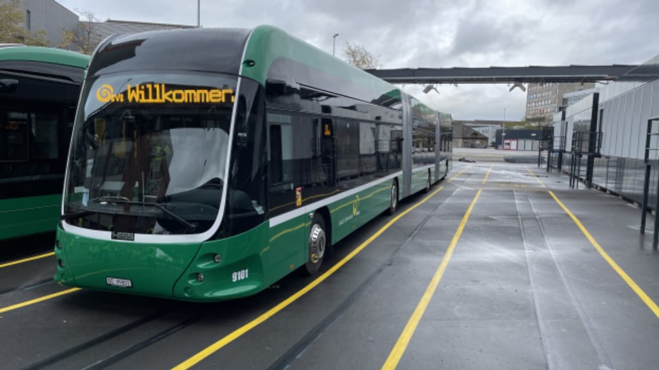 Ab sofort fahren die neuen Elektrobusse der BVB in Basel.