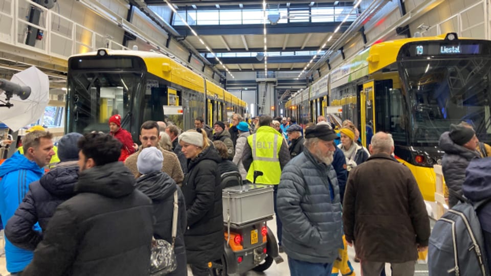 Vor allem die neue Werkhalle lockte am Eröffnungsfest viel Publikum an