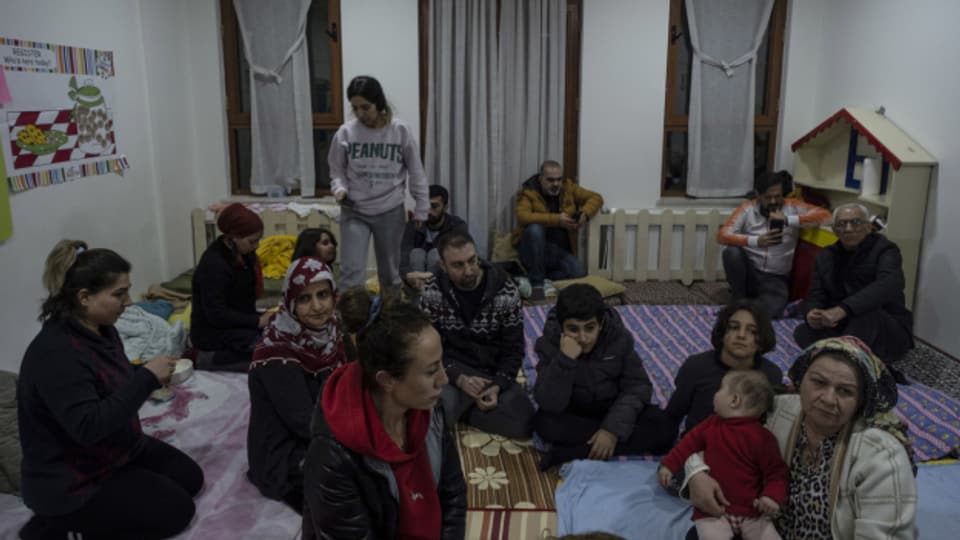 Viele Familien in der Türkei und Syrien haben wegen dem Erdbeben ihr Zuhause verloren.