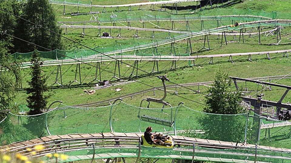 Die längste Sommerrodelbahn der Welt zählt 31 Kurven.