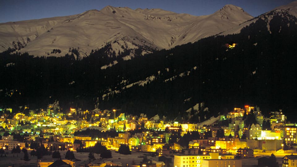 Für mehr Licht im Davoser Rechtsdschungel: Ein Vorstoss verlangt die Totalüberarbeitung der Gemeindeverfassung.
