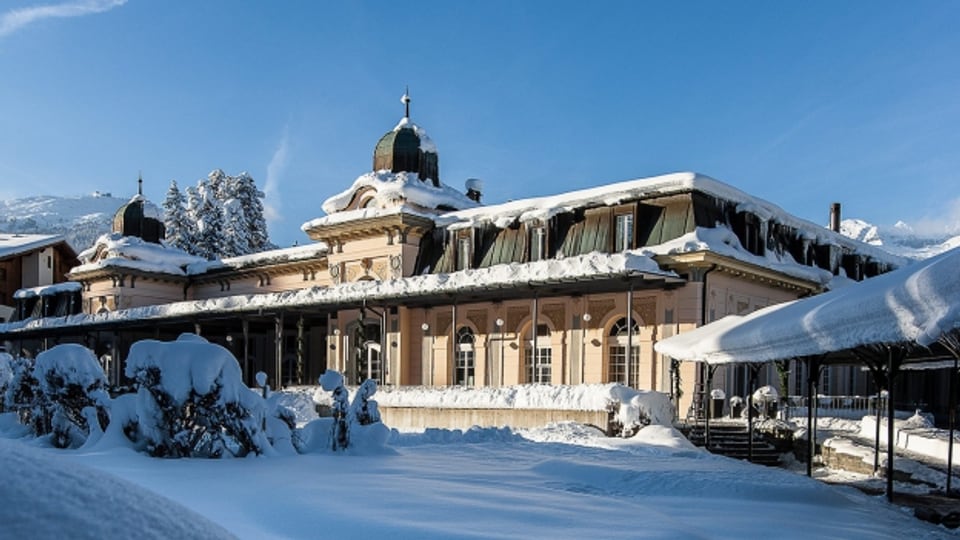 Das Waldhaus Flims wurde 1877 ursprünglich als Sommer-Kurhotel in den Bergen gebaut.