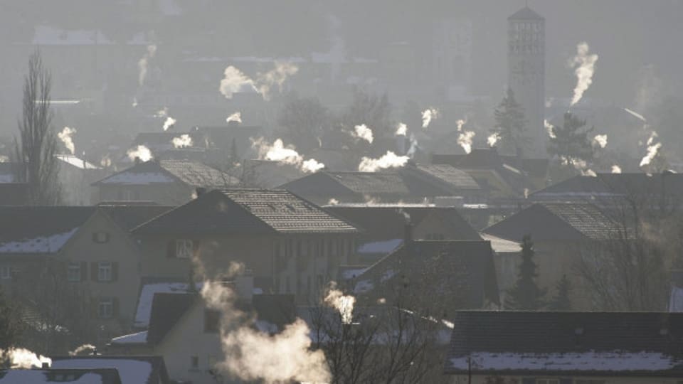 Der CO2-Ausstoss von Gebäuden soll in Graubünden gesenkt werden.