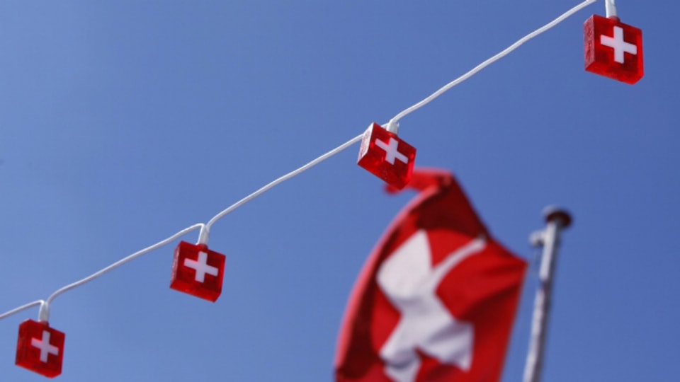 Viele Schweizerfahnen werden aus dem Ausland importiert.