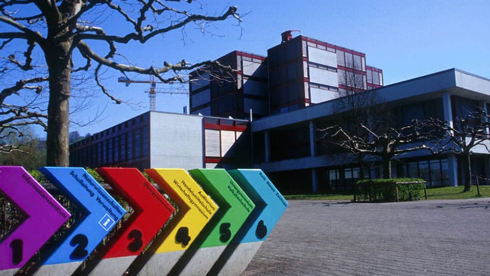 Die Kantonsschule Zug platzt aus allen Nähten - ein Neubau in Cham soll sie entlasten.