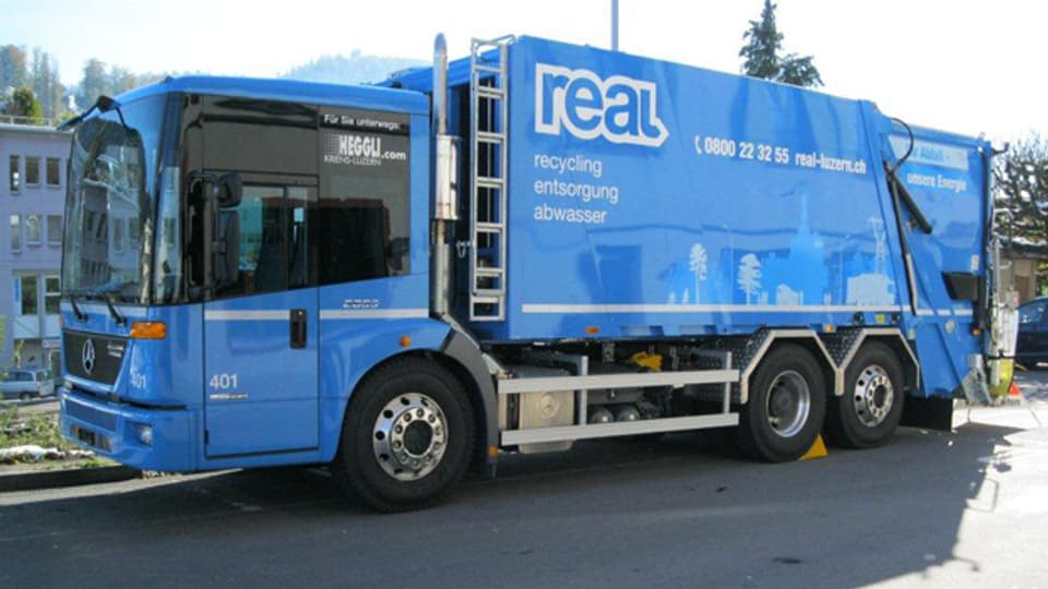 Für die Abfallentsorgung hat REAL 14 neue Fahrzeuge angeschafft.
