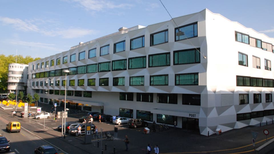 Im Hauptgebäude der Uni Luzern soll Kühlanlage eingebaut werden.