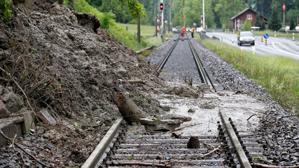 Die Bahnstrecke bei Werthenstein bleibt bis Sonntag unterbrochen.