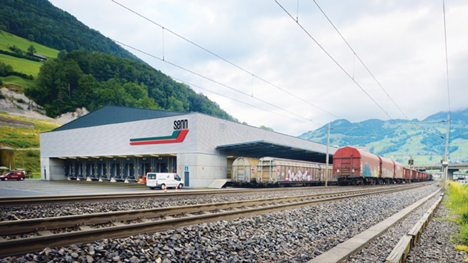 In Seewen bei Schwyz werden täglich etwa zehn Bahnwagen beladen und entladen.