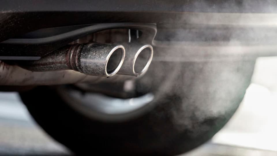 Autoabgase sind für hohe Ozonwerte mitverantwortlich.