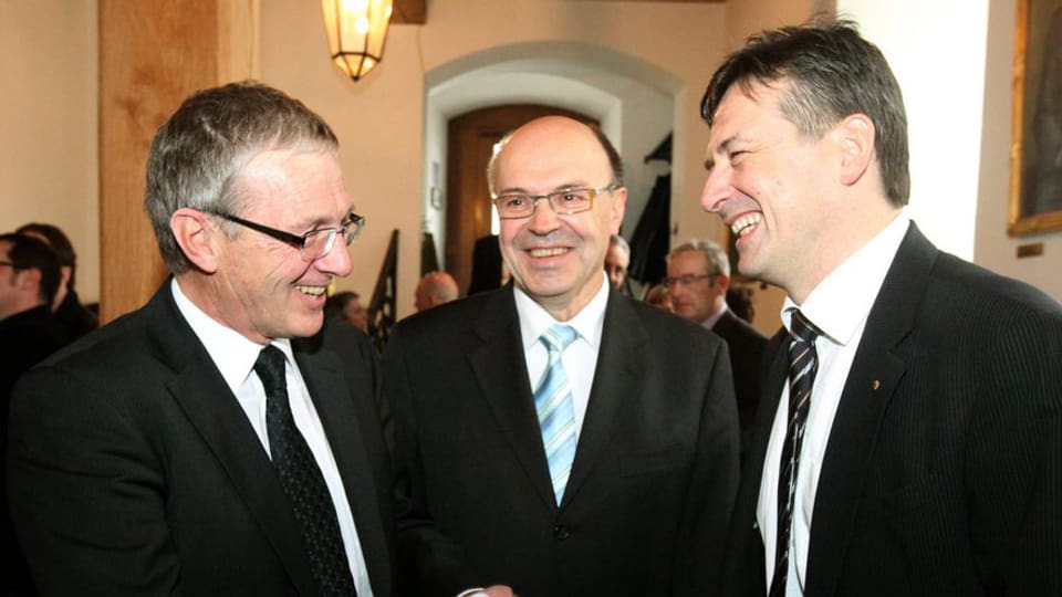 Hugo Kayser (l) und Gerhard Odermatt (m) verlassen Nidwaldner Regierung