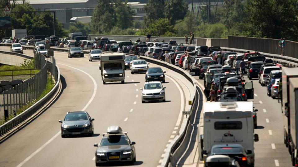 Die Urner Regierung befürchtet mit einer zweiten Gotthardröhre mehr Verkehr.