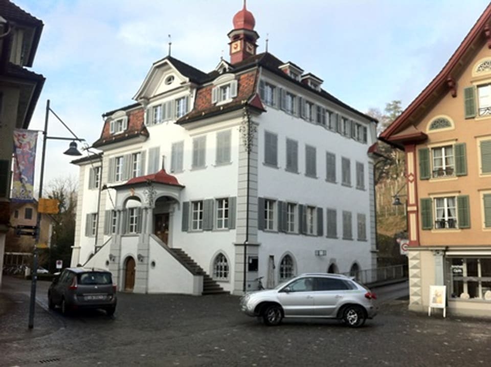 Obwalden budgetiert ein Defizit: Blick auf das Rathaus in Sarnen.