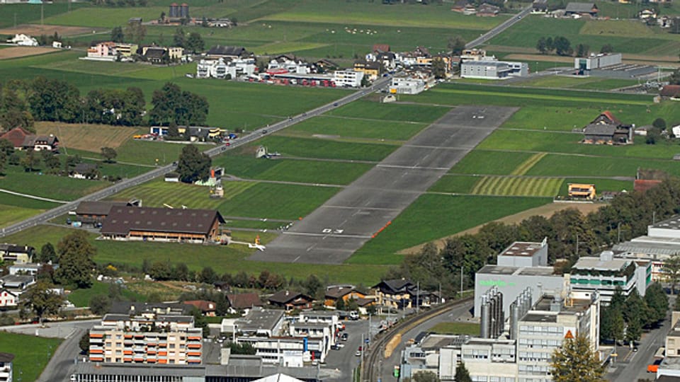 Anflug auf Kägiswil: Der Flugbetrieb soll dauerhaft gesichert werden.