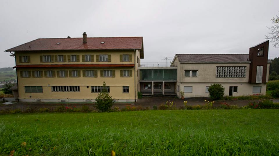 Das ehemalige Altersheim in Fischbach - hier will der Kanton ein Asylzentrum einrichten.