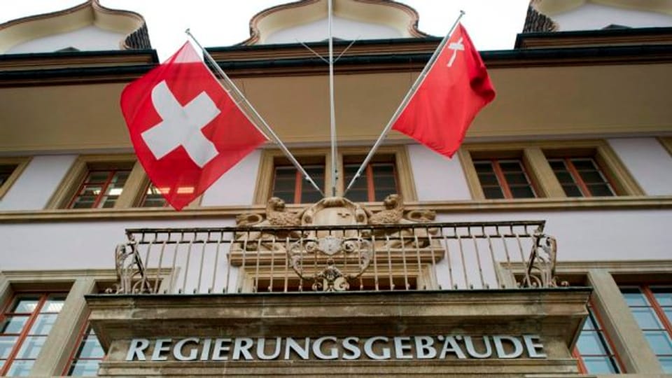 Der Schwyzer Regierung macht das Finanzhaushaltsgesetz Sorgen.