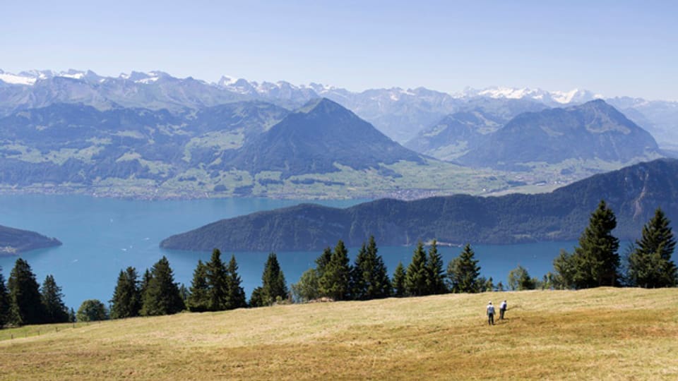 Die Schwyzer Bergbauern bekommen auch künftig kantonale Steilzulagen.