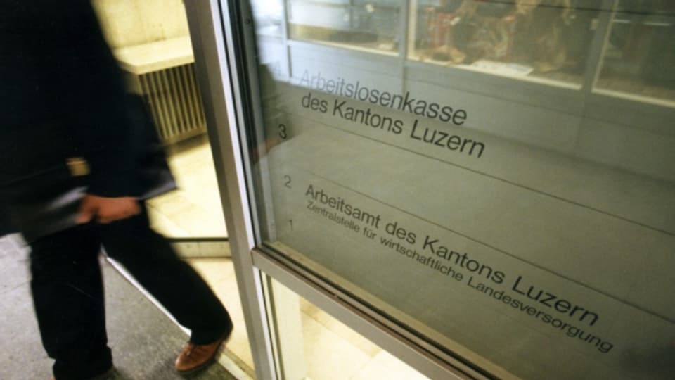 Luzerner Kantonsrat regelt Arbeit von Sozialinspektoren.