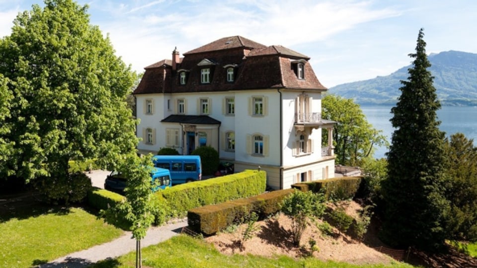 Die International School verläst die Villa Krämerstein in Kastanienbaum.