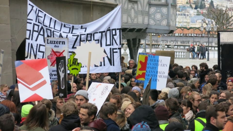 Demonstration vor dem Luzerner Regierungsgebäude