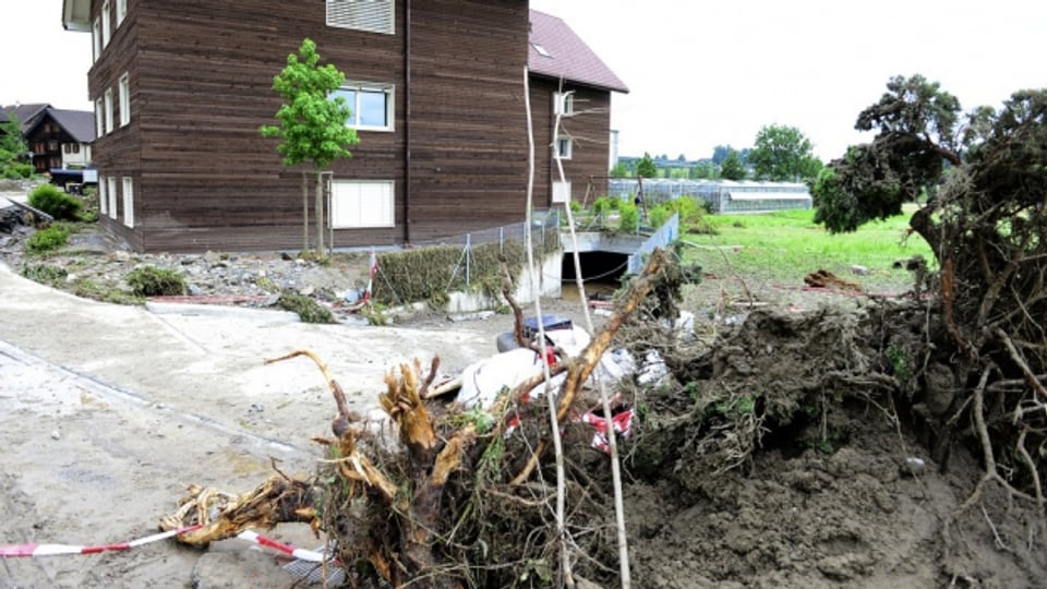 Schäden in Dierikon nach dem Hochwasser im Juni 2015.
