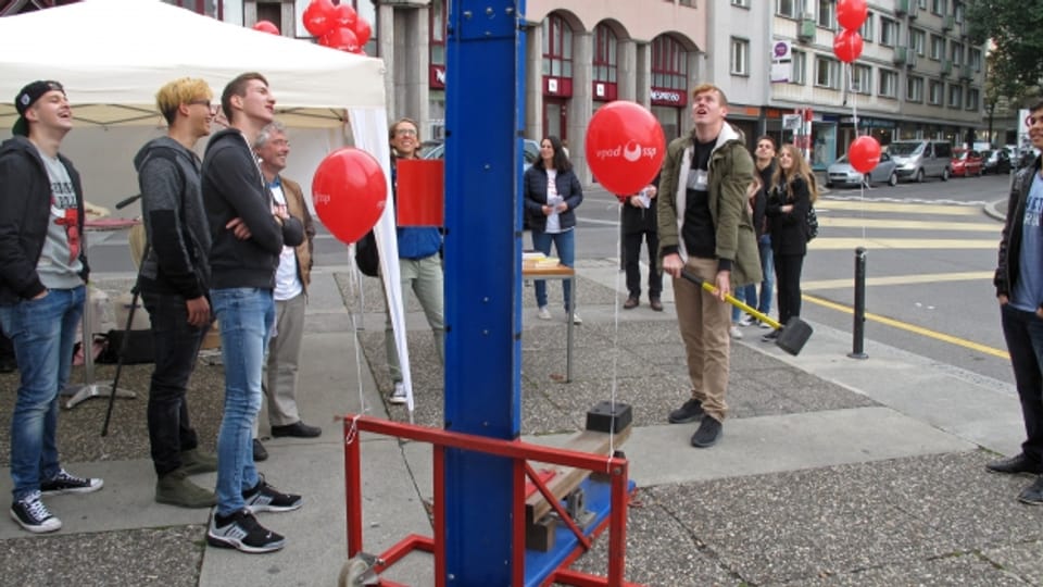 Protestaktion gegen Zwangsferien in Luzern.