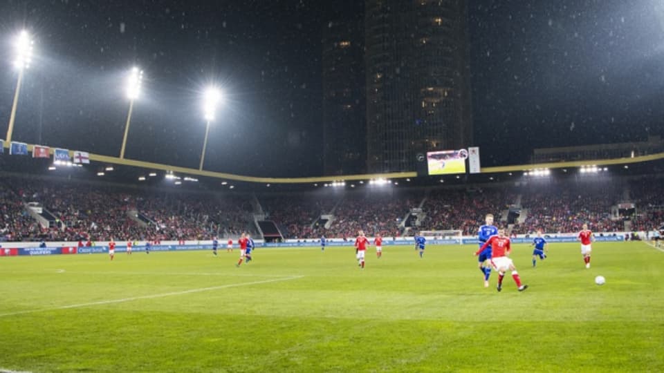 Die Swissporarena war für das WM-Qualifikationsspiel ausverkauft.