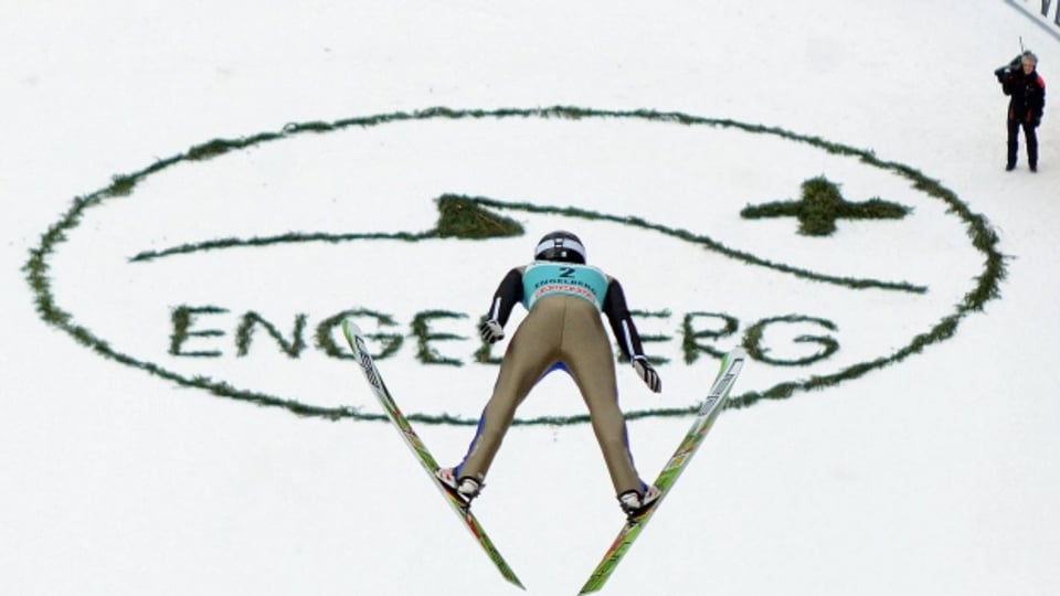 An diesem Wochenende kämpft die internationale Skisprung-Elite wieder um Punkte.