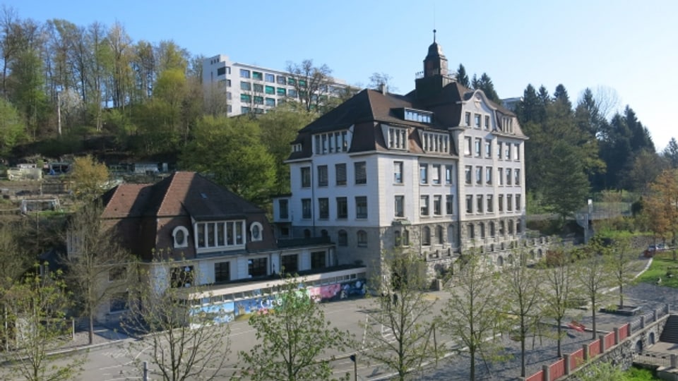 Das hunderjährige Schulhaus St. Karli in der Stadt Luzern.