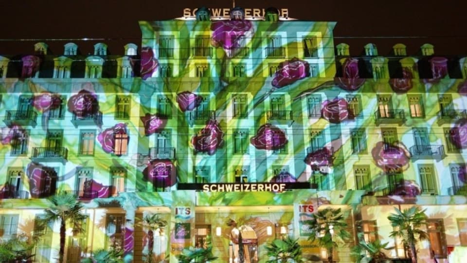 War auch schon Projektionsfläche für Lichtkunst: Das Hotel Schweizerhof in Luzern.