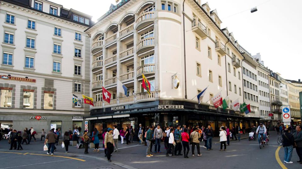 Nicht nur Touristen möchten in der Stadt Luzern gerne länger shoppen.