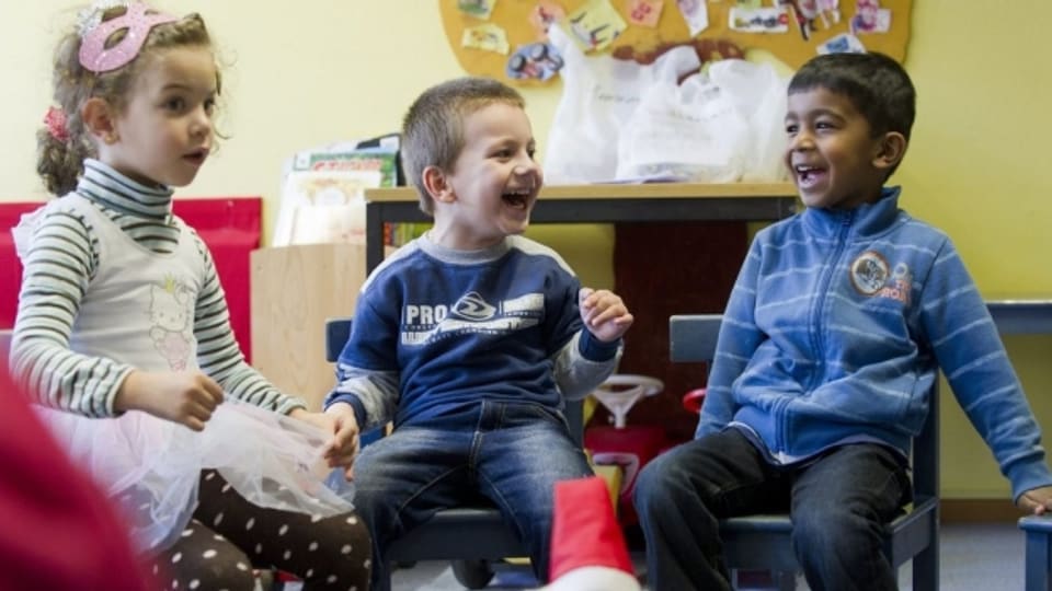 Ausländische Kinder sollen in den Spielgruppen- und Kitastrukturen auch soziale Erfahrungen machen können.