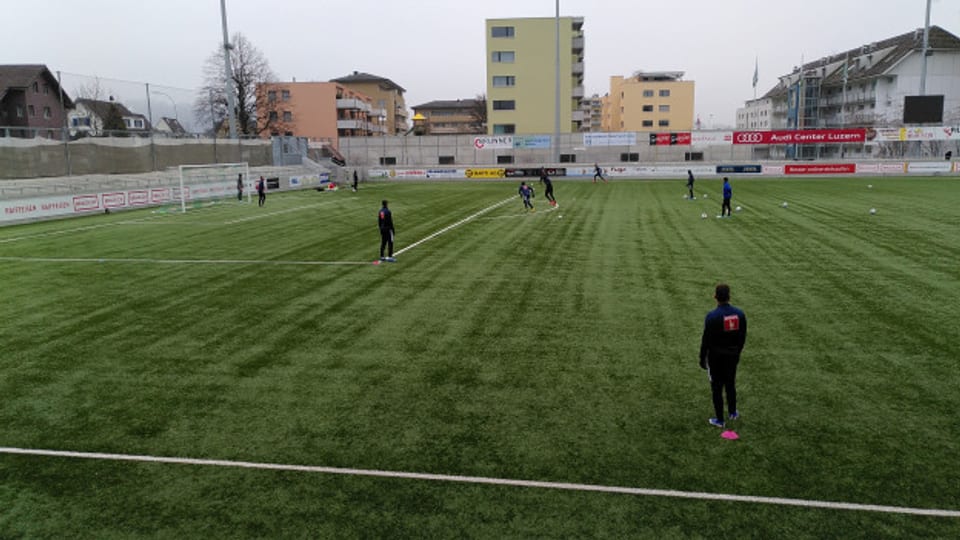 Training des FC Luzern auf dem Fussballplatz Kleinfeld in Kriens.