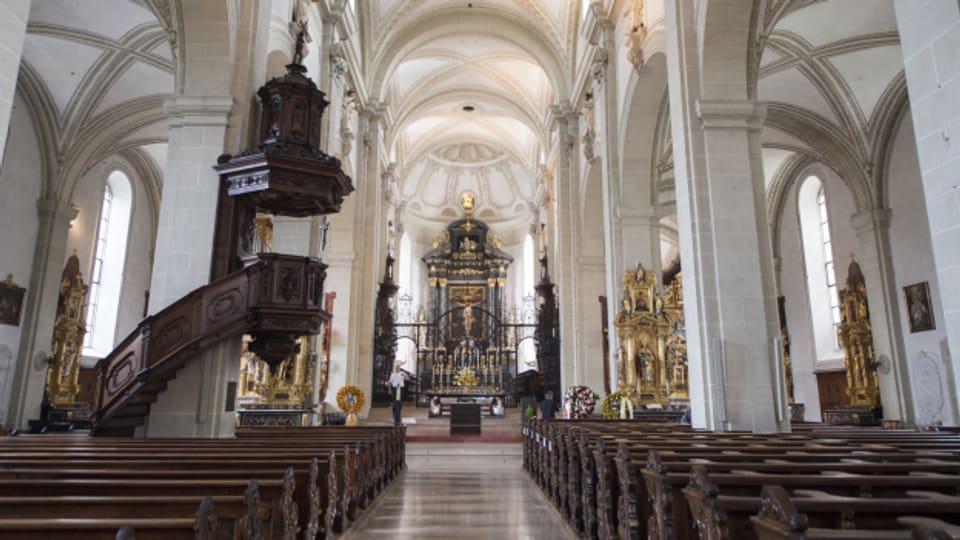 Die Hofkirche in Luzern: Jetzt noch leer, aber bald wieder für Gottesdienste geöffnet
