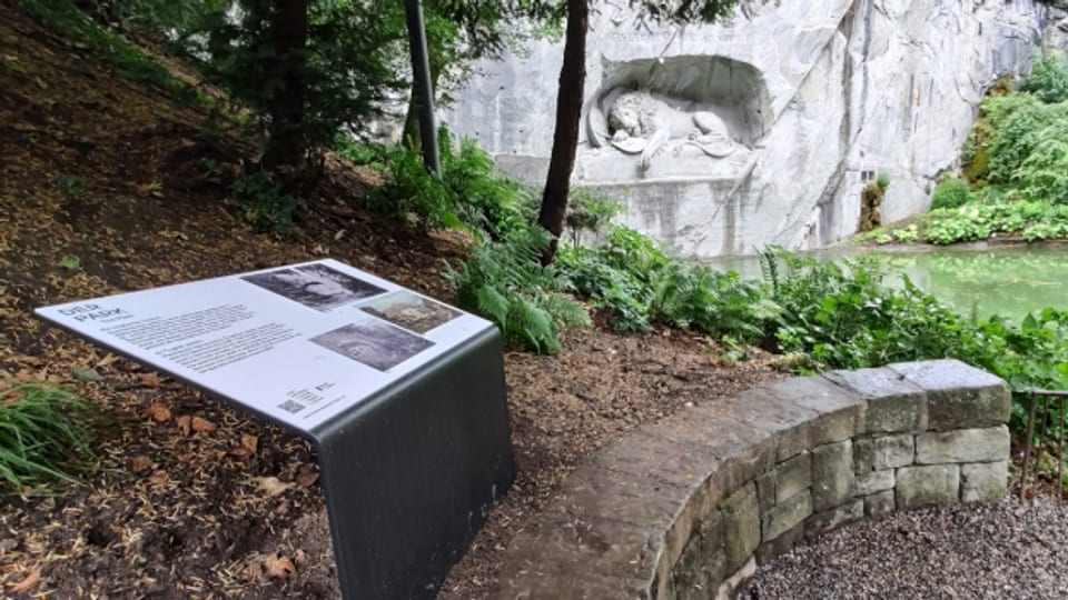 Beim Löwendenkmal gibt es nun frische Informationstafeln.