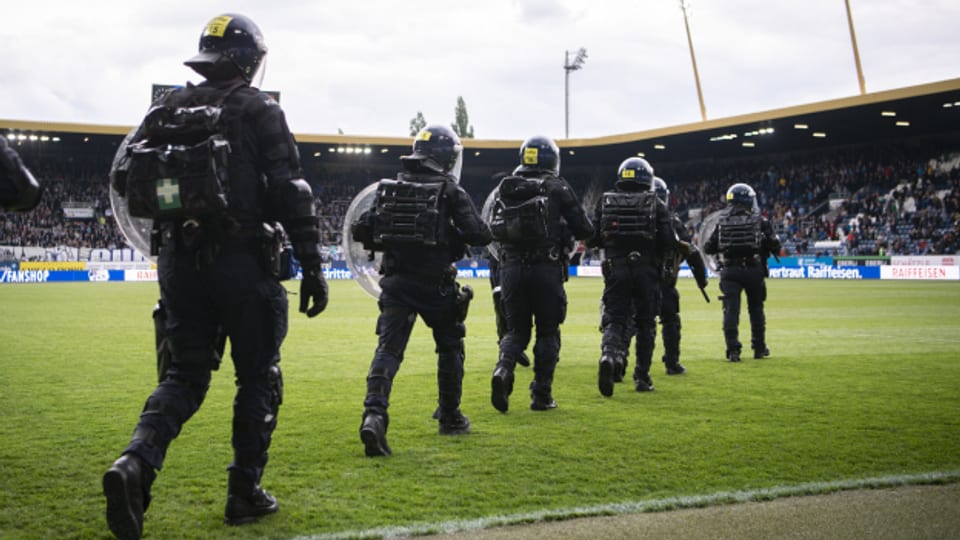 Die Polizei brauche mehr Vorlauf für ihre Planung an Fussballspielen - finden die Parteien.