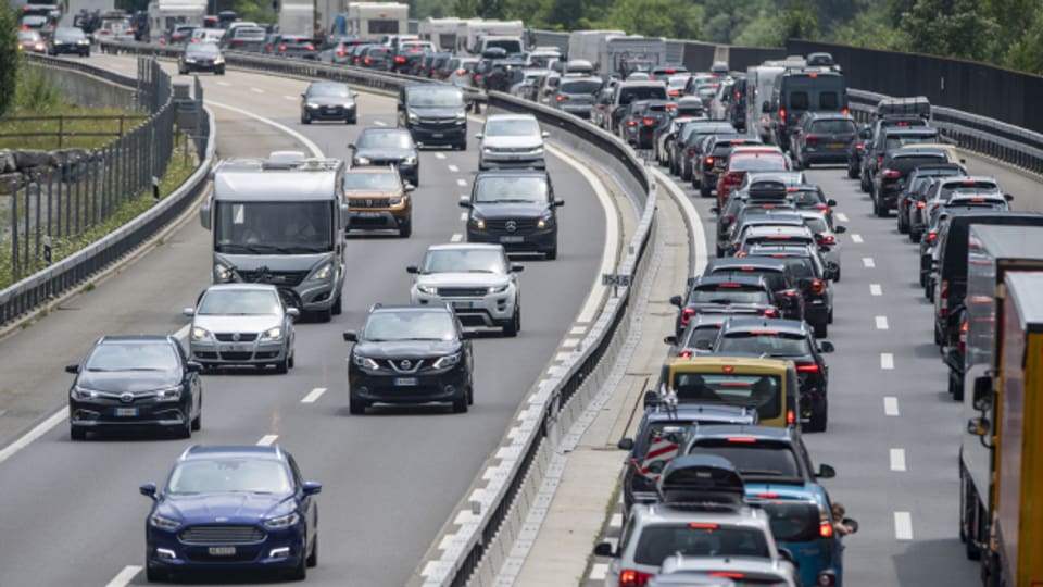 Bis zu 20 Kilometer staute es am Samstag vor dem Gotthard Nordportal