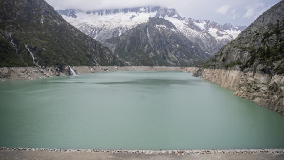 Der Göscheralp Stausee im Kanton Uri liefert nachhaltige Energie.