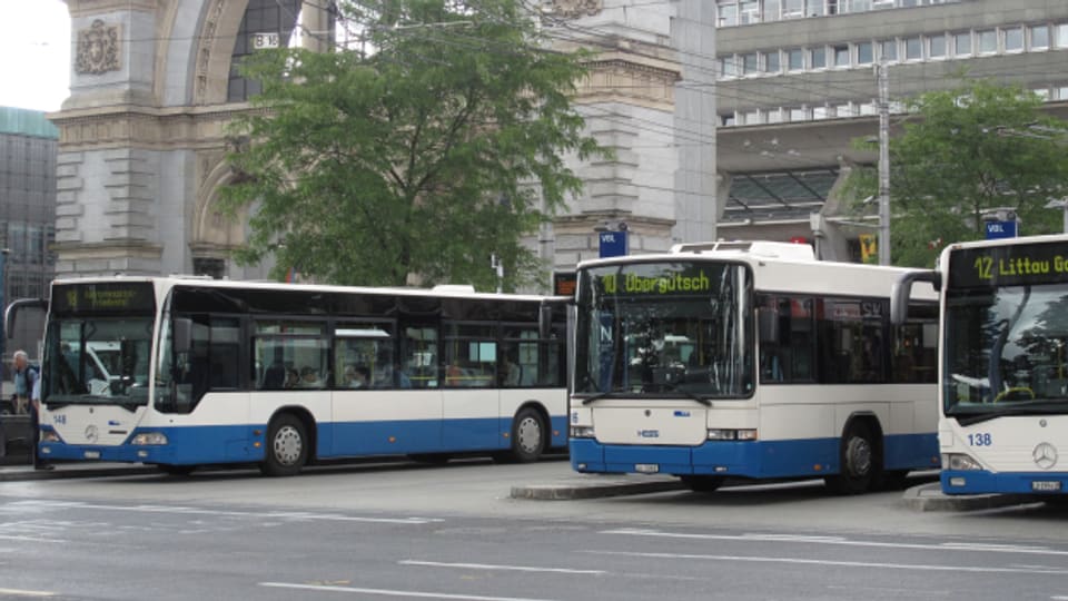 Viele Busse, wenig Platz: der Luzerner Bahnhofplatz.