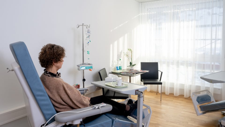 Neues Behandlungszimmer der Onkologie am Spital Nidwalden.