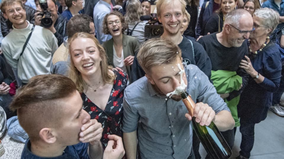 Die Jungen wollen - wie hier bei den Luzerner Wahlen 2019 - auch am 2. April wieder feiern.